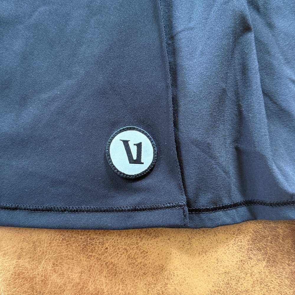 Vuori Break Point Skirt Sz Large Black White Tennis Golf Skort Preppy - Picture 2 of 6